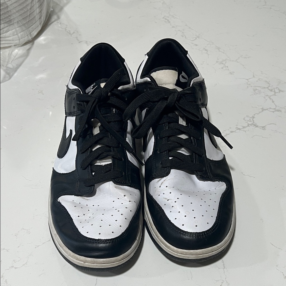 Men’s Nike Low Dunks in Panda (color)
